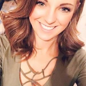 Meet your Posher, Hollè